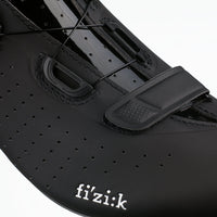 ZAPATILLAS FIZIK TEMPO OVERCURVE R5 -  BLACK/BLACK  – RUTA 42